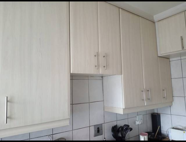 2 BEDROOM SECTIONAL TITLE FOR SALE IN PARKDENE